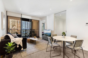 Stylish, 2-Bed Apartment Near Southbank Restaurants